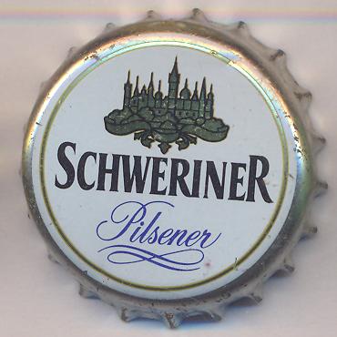 Beer cap Nr.947: Pilsener produced by Schweriner Schlossbrauerei GmbH/Schwerin