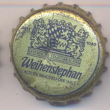 Beer cap Nr.5502: Weihenstephaner Hefe Weissbier Dunkel produced by Bayrische Staatsbrauerei Weihenstephan/Freising