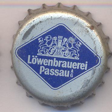 Beer cap Nr.6549: Weizen produced by Löwenbrauerei Passau - Franzn Stockbauer/Passau