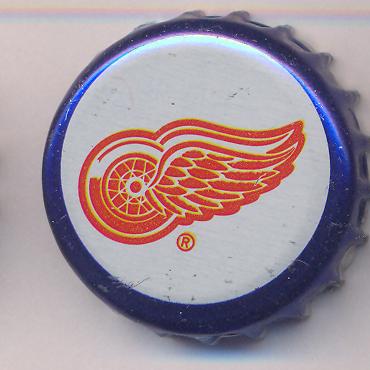 Beer cap Nr.7755: Blue produced by Labatt Brewing/Ontario