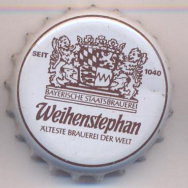 Beer cap Nr.8124: Weihenstephaner Hefe Weissbier Dunkel produced by Bayrische Staatsbrauerei Weihenstephan/Freising