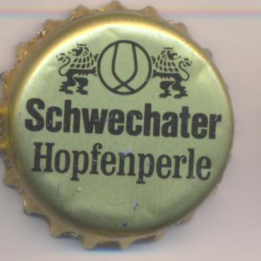 Beer cap Nr.10775: Schwechater Hopfenperle produced by Brauerei Schwechat/Schwechat