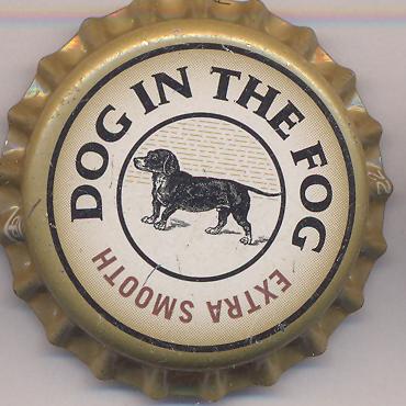 Beer cap Nr.12457: Dog in the Fog produced by Komponia Piwowarska SA/Poznan