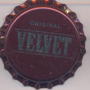 Beer cap Nr.13884: Original Velvet produced by Staropramen/Praha