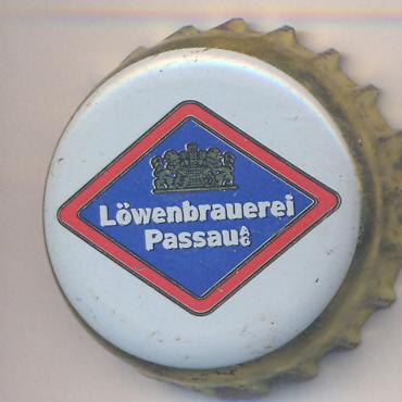 Beer cap Nr.17204: Weizen produced by Löwenbrauerei Passau - Franzn Stockbauer/Passau