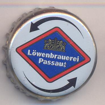 Beer cap Nr.17226: Weizen produced by Löwenbrauerei Passau - Franzn Stockbauer/Passau