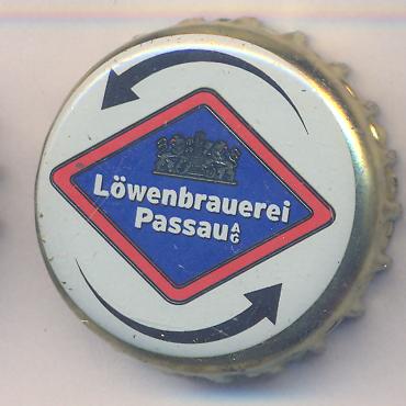 Beer cap Nr.17325: Weizen produced by Löwenbrauerei Passau - Franzn Stockbauer/Passau