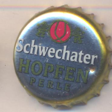 Beer cap Nr.19338: Schwechater Hopfenperle produced by Brauerei Schwechat/Schwechat