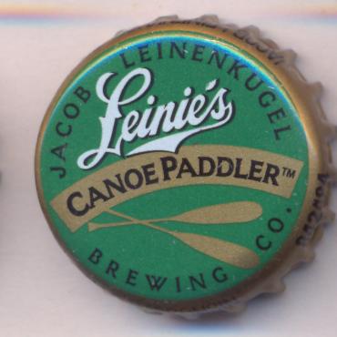 Beer cap Nr.26884: Leinie's Canoe Paddler produced by Jacob Leinenkugel Brewing Co/Chipewa Falls